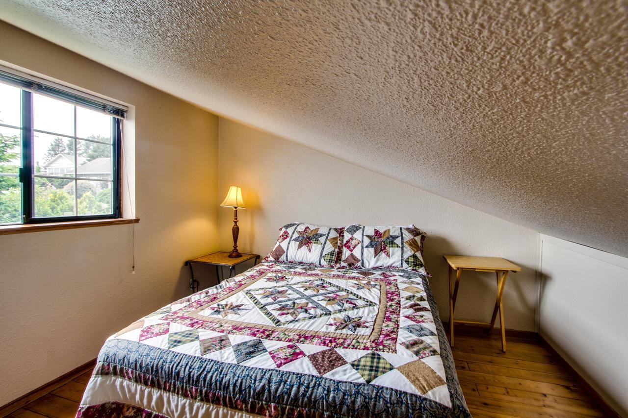 Ocean Cove Inn Yachats Extérieur photo