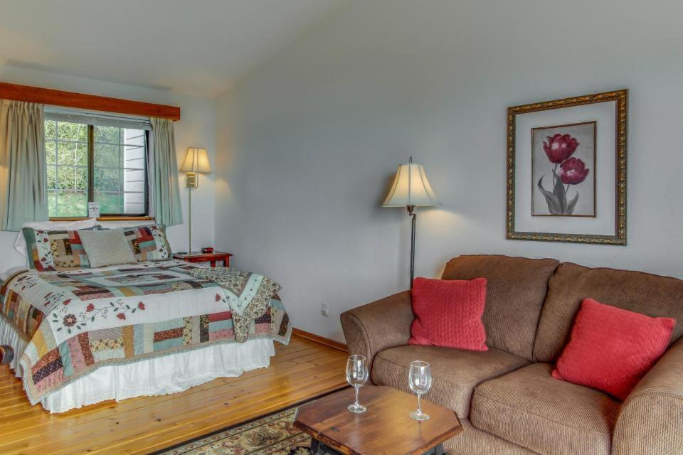 Ocean Cove Inn Yachats Extérieur photo